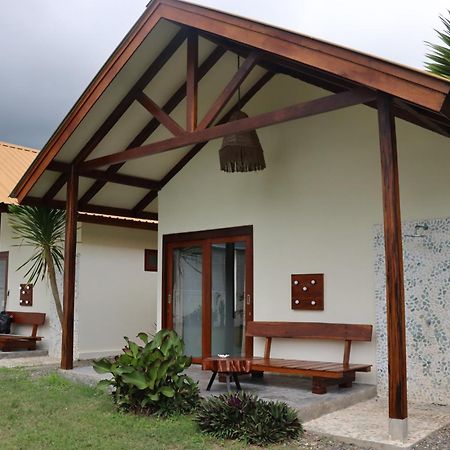 Outside Bungalow Sekongkang Dış mekan fotoğraf